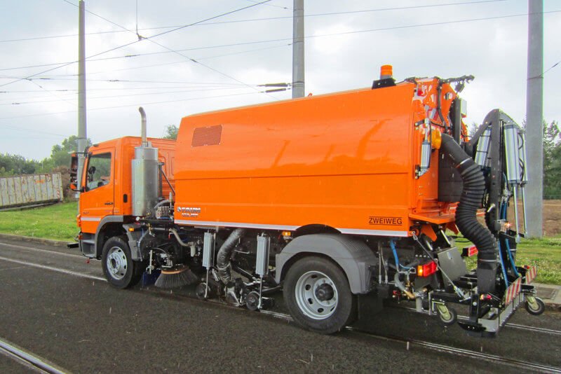 Groove Drill Cleaning Vehicle