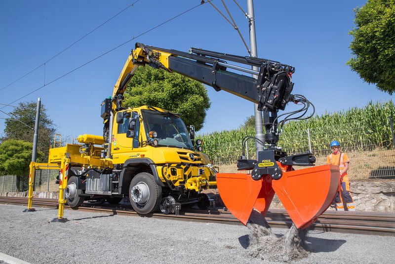 Zagro Rail cum Road Crane Vehicle SPUV
